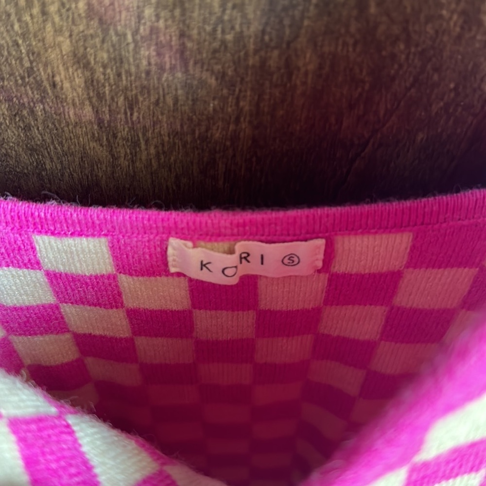 Pink and tank checkered tank! - Picture 2 of 3
